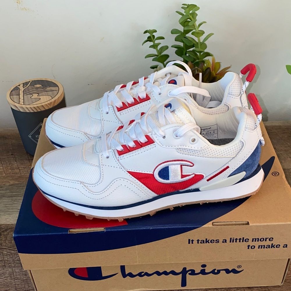 NIB!! Champion Relay 21 White, Red, and Blue Athletic Shoes Size 6.5